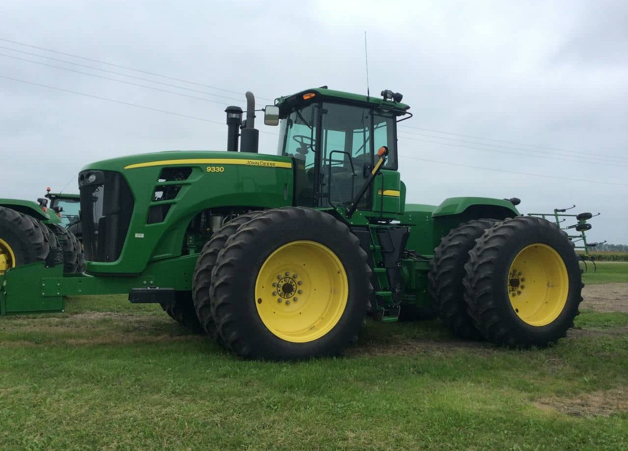 Трактор JOHN DEERE 9330